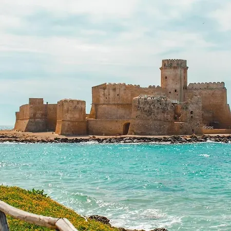 Casa Belvedere Le Castella 別荘