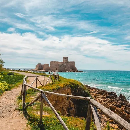 Casa Belvedere Le Castella Hébergement de vacances *